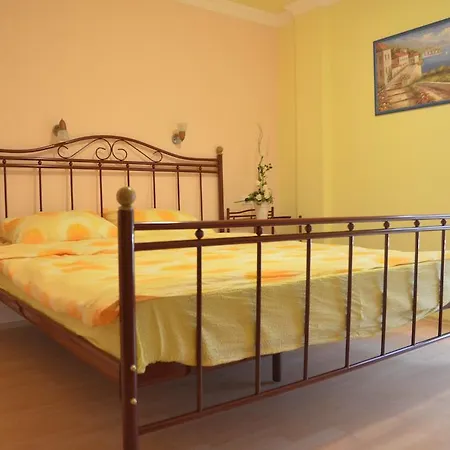 Oda ve Kahvaltı Queen