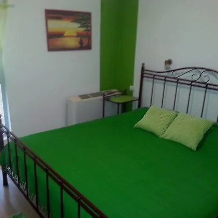 Queen Oda ve Kahvaltı