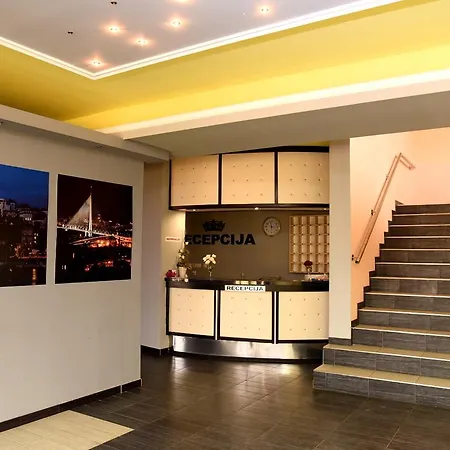 Queen 3* ベオグラード